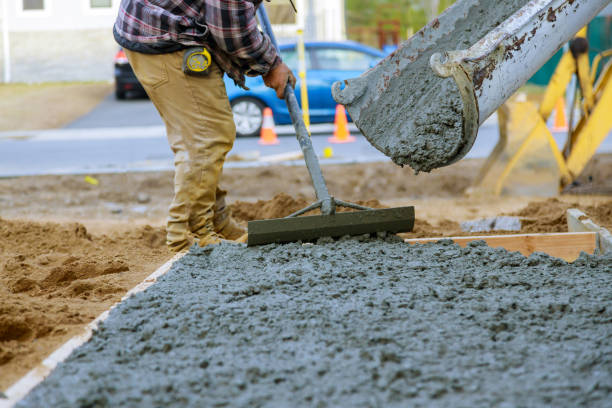 Best Concrete Flooring Contractor  in Dakota Dunes, SD
